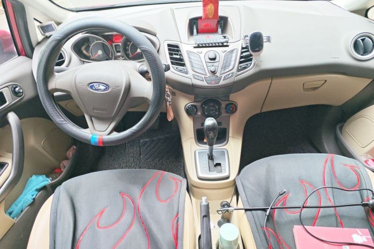 Used Ford Fiesta 2011 Hatchback 1.5L Automatic Fashion Edition Center Console
