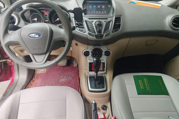 Used Ford Fiesta 2011 Hatchback 1.5L Automatic Fashion Edition Center Console
