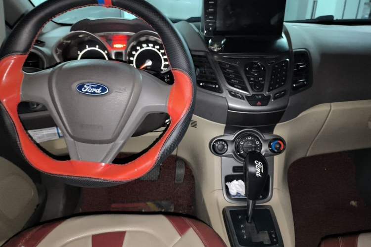 Used Ford Fiesta 2011 Hatchback 1.5L Automatic Fashion Edition Center Console