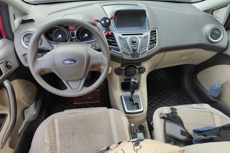 Used Ford Fiesta 2011 Sedan 1.5L Automatic Fashion Edition Center Console