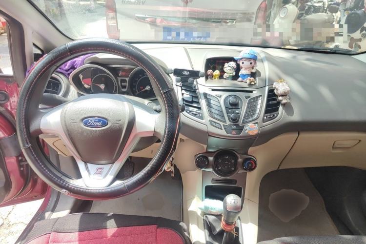 Used Ford Fiesta 2011 Hatchback 1.5L Manual Fashion Edition Center Console