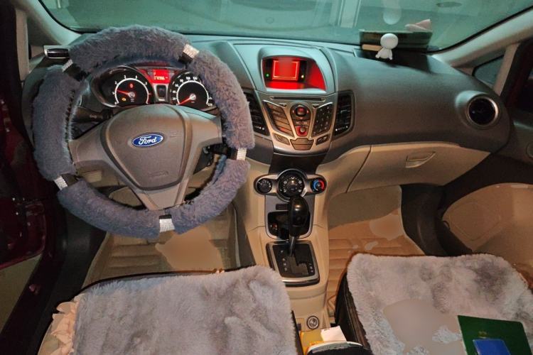 Used Ford Fiesta 2011 Hatchback 1.5L Automatic Fashion Edition Center Console