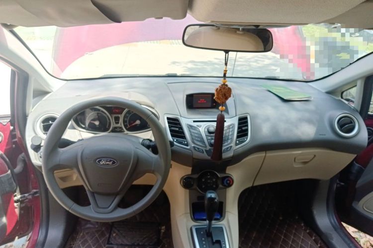 Used Ford Fiesta 2011 Hatchback 1.5L Automatic Fashion Edition Center Console