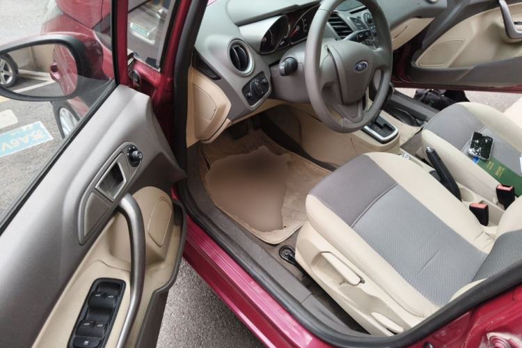Used Ford Fiesta 2011 Hatchback 1.5L Automatic Fashion Edition Driver Seat