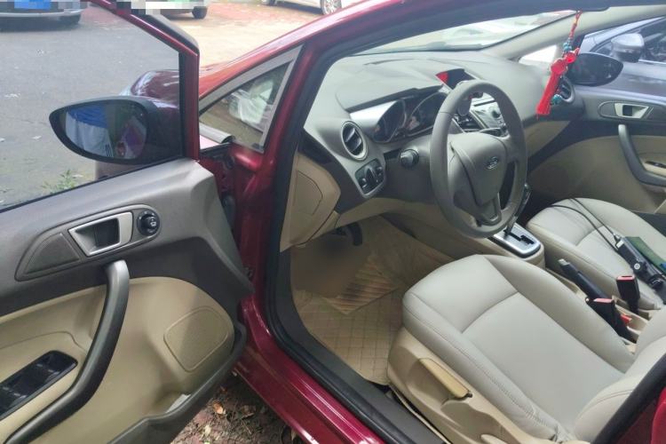 Used Ford Fiesta 2011 Hatchback 1.5L Automatic Fashion Edition Driver Seat