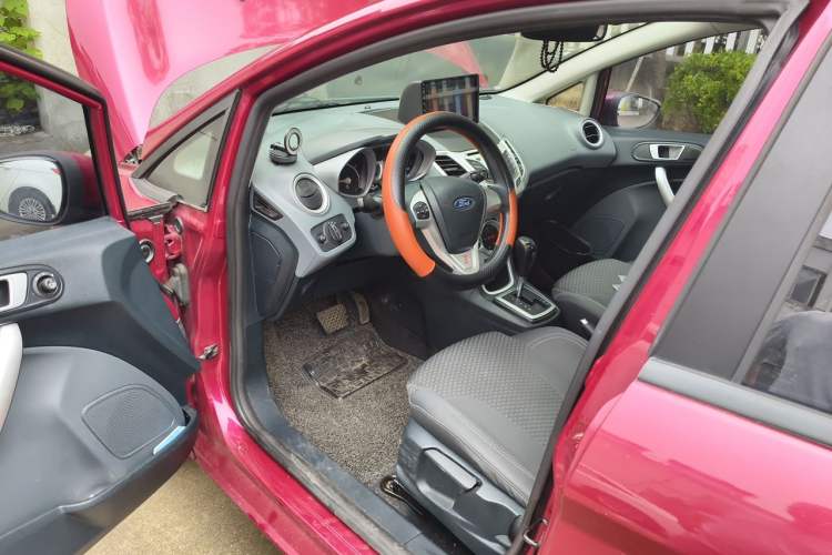 Used Ford Fiesta 2011 Hatchback 1.5L Automatic Sport Model Driver Seat