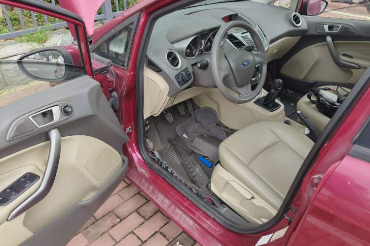 Used Ford Fiesta 2011 Hatchback 1.5L Manual Fashion Edition Driver Seat