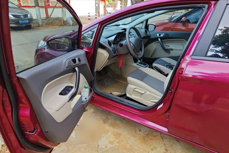 Used Ford Fiesta 2011 Sedan 1.5L Automatic Fashion Edition Driver Seat