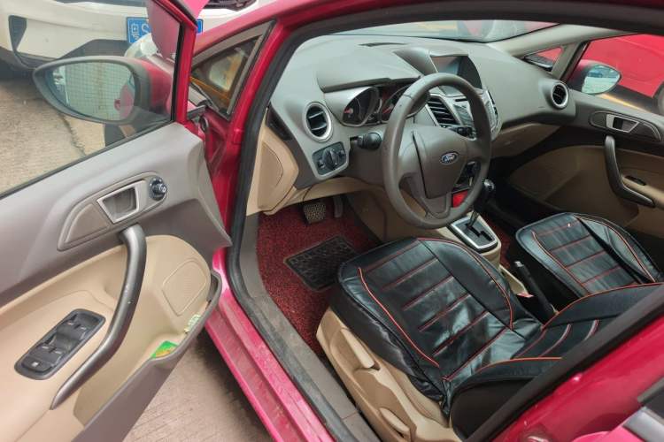 Used Ford Fiesta 2011 Hatchback 1.5L Automatic Fashion Edition Driver Seat