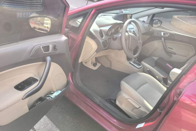 Used Ford Fiesta 2011 Hatchback 1.5L Automatic Fashion Edition Driver Seat