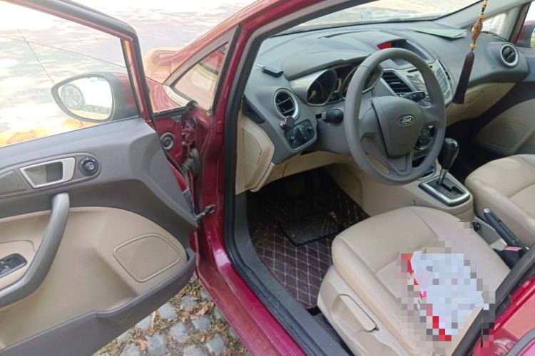 Used Ford Fiesta 2011 Hatchback 1.5L Automatic Fashion Edition Driver Seat