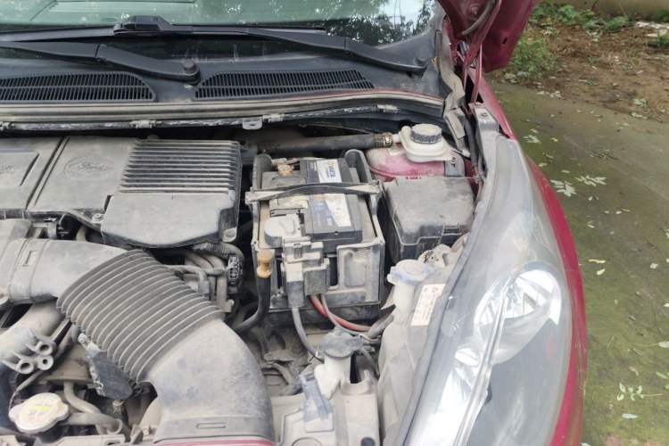 Used Ford Fiesta 2011 Hatchback 1.5L Automatic Fashion Edition Engine Bay Left