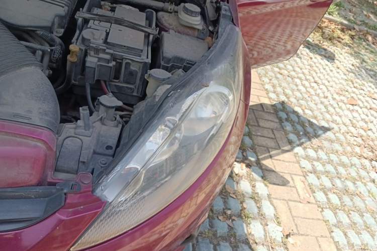 Used Ford Fiesta 2011 Hatchback 1.5L Automatic Fashion Edition Engine Bay Left