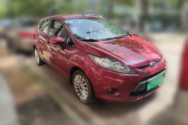 Used Ford Fiesta 2011 Hatchback 1.5L Manual Fashion Edition Front Right 45 Deg