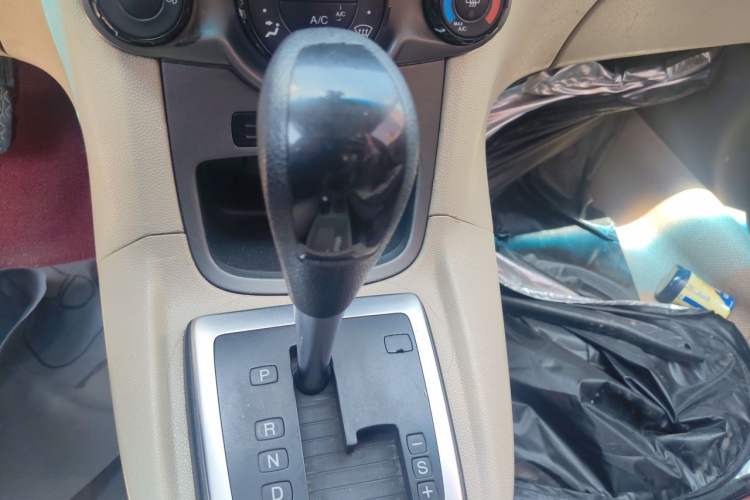 Used Ford Fiesta 2011 Hatchback 1.5L Automatic Fashion Edition Gear Lever