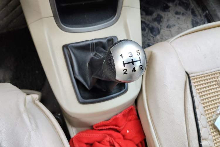 Used Ford Fiesta 2011 Hatchback 1.5L Manual Fashion Edition Gear Lever