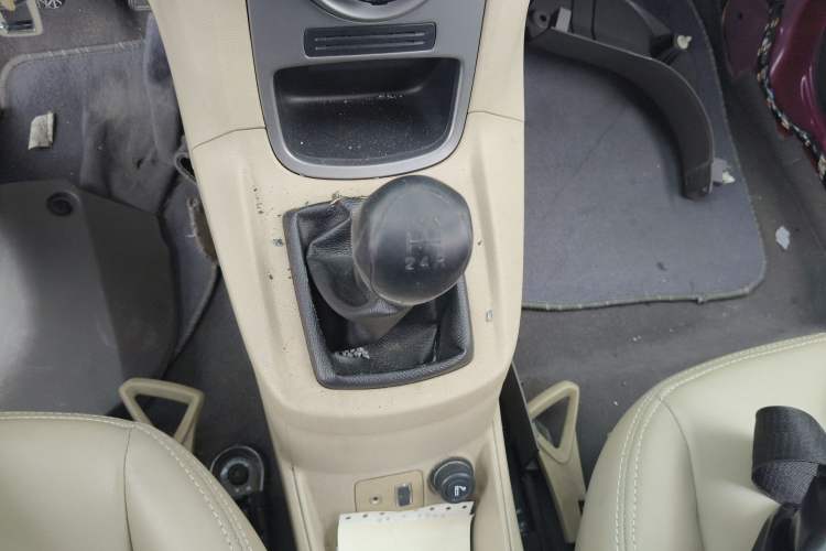 Used Ford Fiesta 2011 Hatchback 1.5L Manual Fashion Edition Gear Lever
