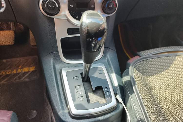 Used Ford Fiesta 2011 Hatchback 1.5L Automatic Sport Model Gear Lever
