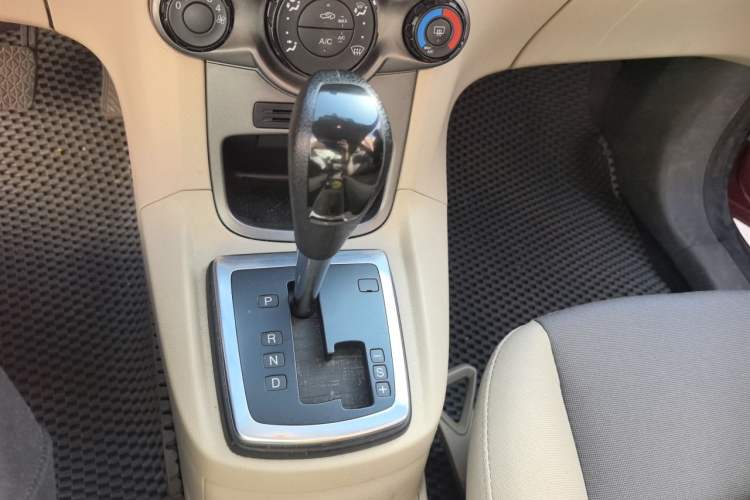 Used Ford Fiesta 2011 Hatchback 1.5L Automatic Fashion Edition Gear Lever