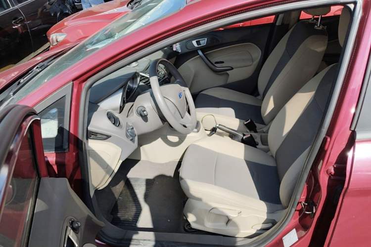 Used Ford Fiesta 2011 Hatchback 1.5L Automatic Fashion Edition Left Front Seat