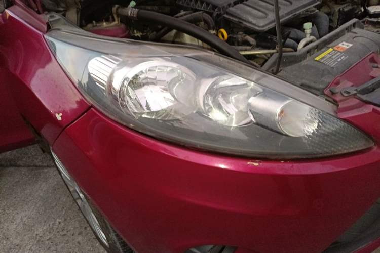 Used Ford Fiesta 2011 Hatchback 1.5L Automatic Fashion Edition Right Front Headlight