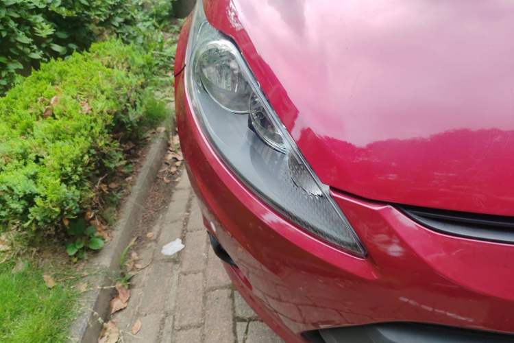 Used Ford Fiesta 2011 Hatchback 1.5L Automatic Fashion Edition Right Front Headlight