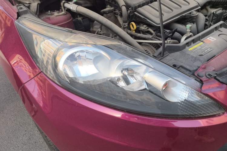 Used Ford Fiesta 2011 Hatchback 1.5L Automatic Fashion Edition Right Front Headlight