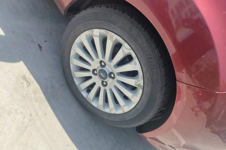 Used Ford Fiesta 2011 Hatchback 1.5L Automatic Fashion Edition Right Front Wheel Hub