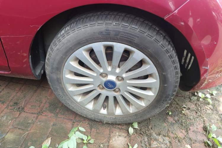 Used Ford Fiesta 2011 Hatchback 1.5L Automatic Fashion Edition Right Front Wheel Hub