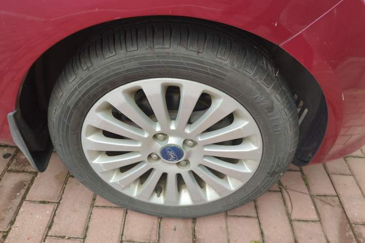 Used Ford Fiesta 2011 Hatchback 1.5L Manual Fashion Edition Right Front Wheel Hub