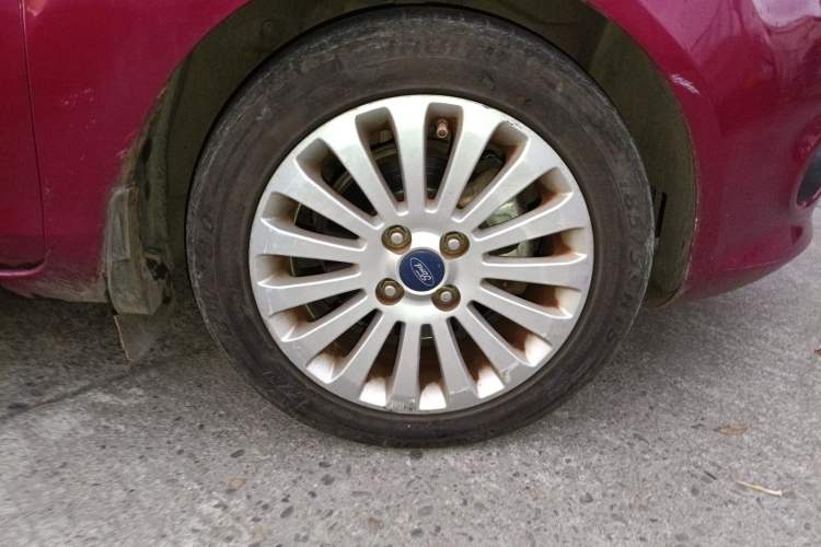 Used Ford Fiesta 2011 Hatchback 1.5L Automatic Fashion Edition Right Front Wheel Hub