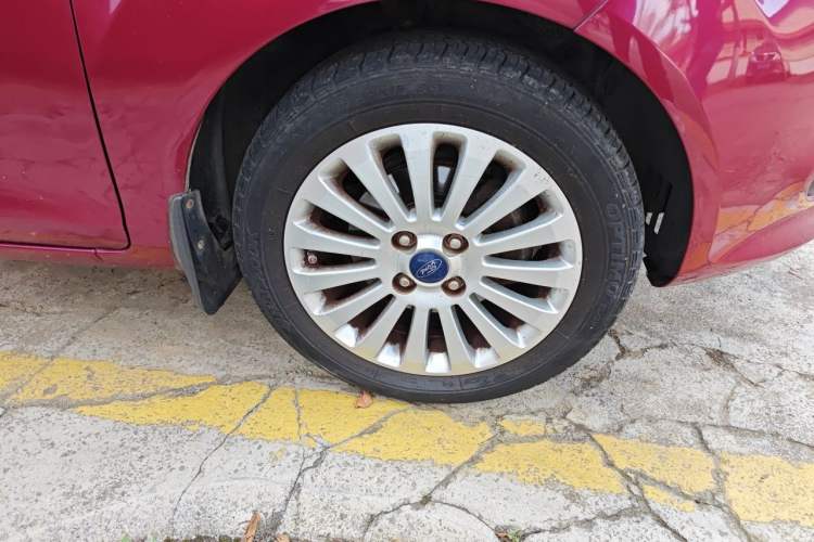 Used Ford Fiesta 2011 Sedan 1.5L Automatic Fashion Edition Right Front Wheel Hub