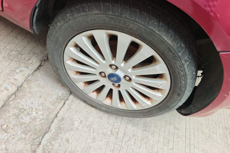 Used Ford Fiesta 2011 Hatchback 1.5L Automatic Fashion Edition Right Front Wheel Hub