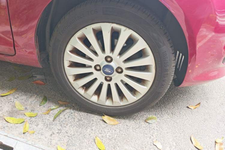 Used Ford Fiesta 2011 Hatchback 1.5L Automatic Fashion Edition Right Front Wheel Hub