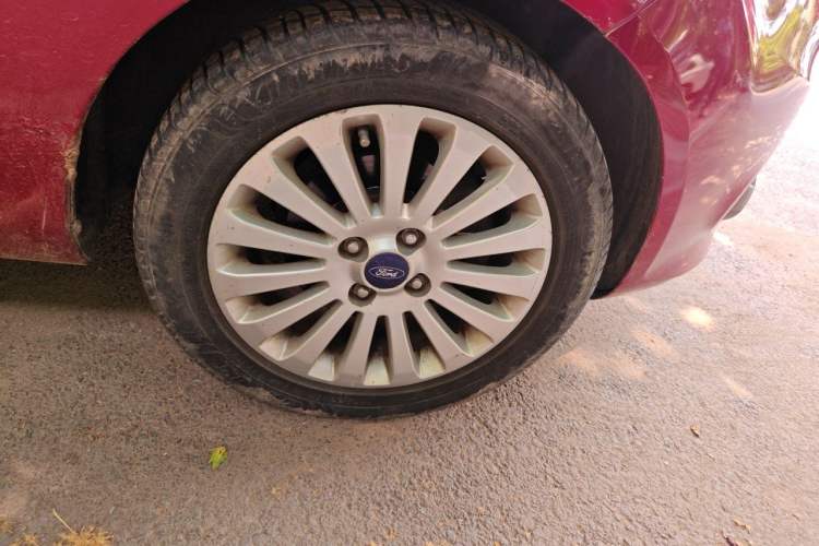 Used Ford Fiesta 2011 Hatchback 1.5L Manual Fashion Edition Right Front Wheel Hub