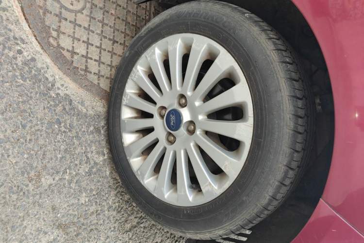 Used Ford Fiesta 2011 Sedan 1.5L Automatic Fashion Edition Right Front Wheel Hub