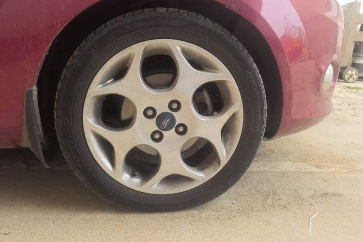 Used Ford Fiesta 2011 Hatchback 1.5L Automatic Sport Model Right Front Wheel Hub