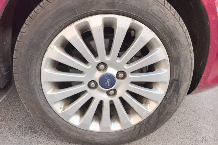 Used Ford Fiesta 2011 Hatchback 1.5L Automatic Fashion Edition Right Front Wheel Hub