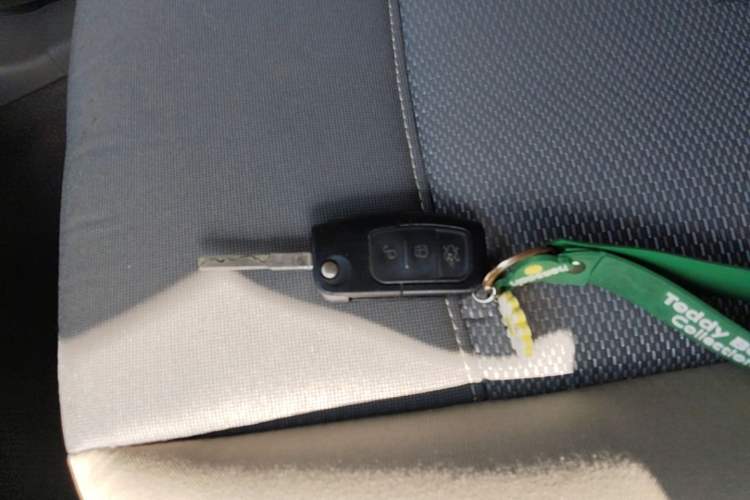 Used Ford Fiesta 2011 Hatchback 1.5L Automatic Fashion Edition Vehicle Key