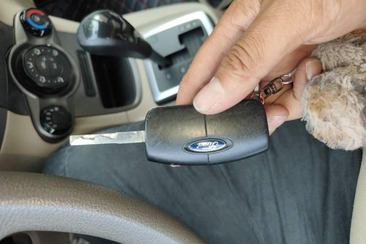 Used Ford Fiesta 2011 Sedan 1.5L Automatic Fashion Edition Vehicle Key