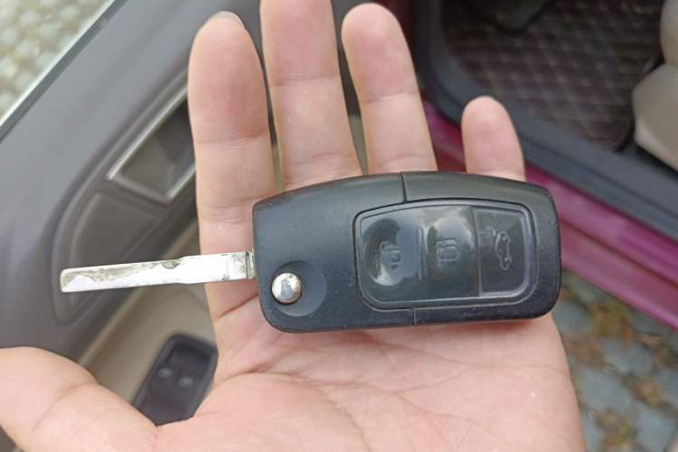 Used Ford Fiesta 2011 Hatchback 1.5L Automatic Fashion Edition Vehicle Key
