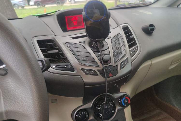 Used Ford Fiesta 2011 Hatchback 1.5L Automatic Fashion Edition Audio And AC Panel