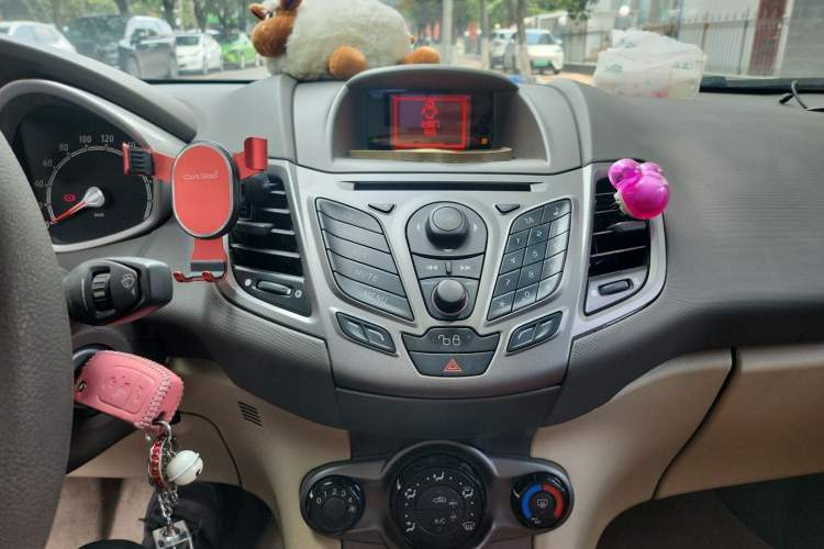 Used Ford Fiesta 2011 Hatchback 1.5L Automatic Fashion Edition Audio And AC Panel
