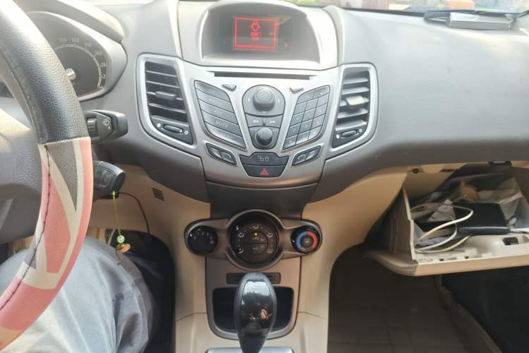 Used Ford Fiesta 2011 Hatchback 1.5L Automatic Sport Model Audio And AC Panel