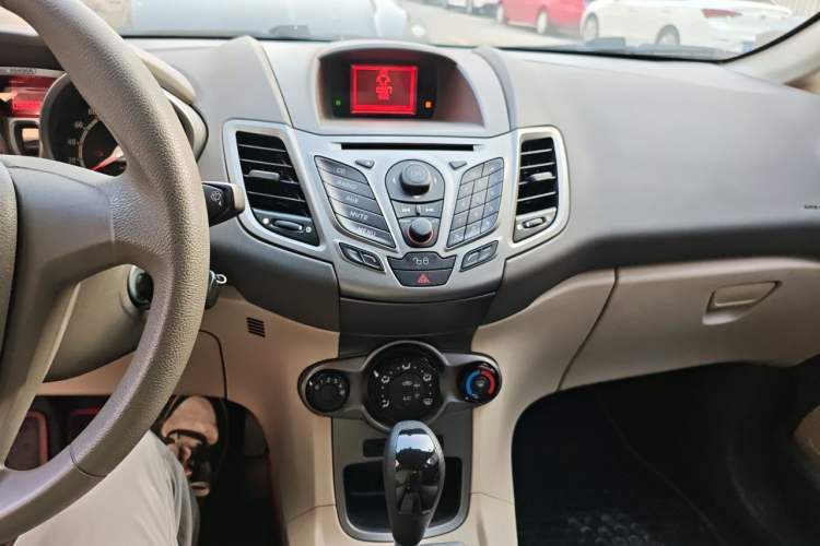 Used Ford Fiesta 2011 Hatchback 1.5L Automatic Fashion Edition Audio And AC Panel