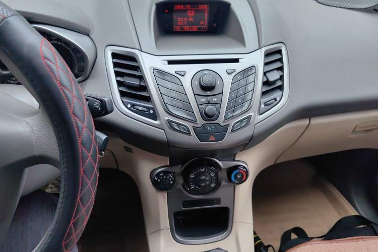 Used Ford Fiesta 2011 Hatchback 1.5L Manual Fashion Edition Audio And AC Panel
