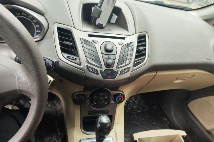 Used Ford Fiesta 2011 Hatchback 1.5L Automatic Fashion Edition Audio And AC Panel