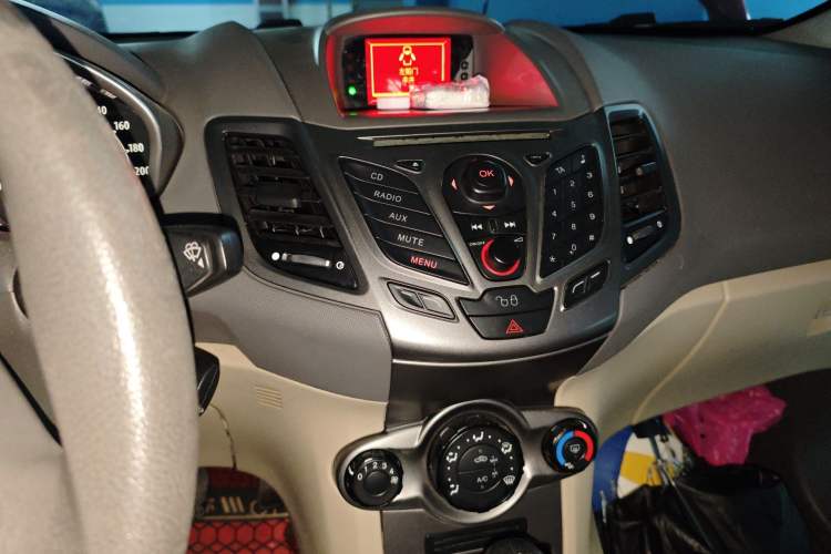 Used Ford Fiesta 2011 Sedan 1.5L Automatic Fashion Edition Audio And AC Panel