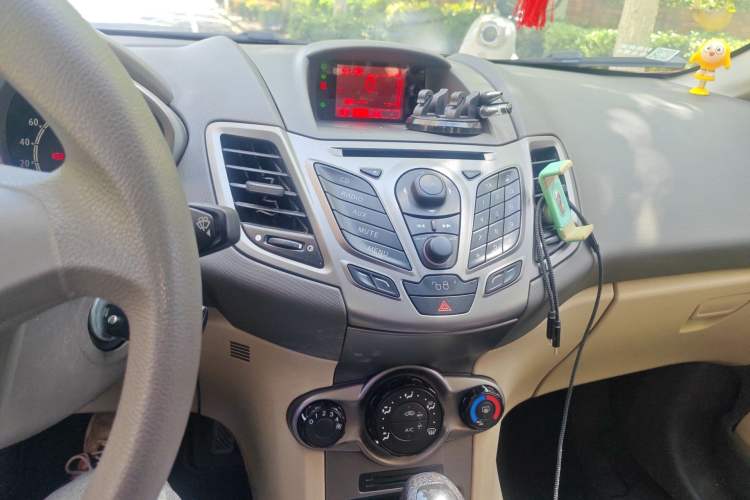Used Ford Fiesta 2011 Hatchback 1.5L Automatic Fashion Edition Audio And AC Panel