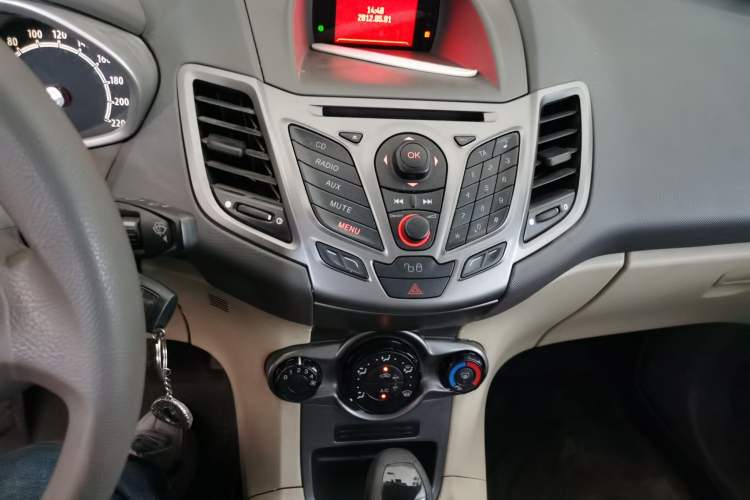 Used Ford Fiesta 2011 Hatchback 1.5L Automatic Fashion Edition Audio And AC Panel